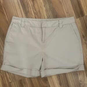 Banana republic beige shorts 10 size 100% cotton